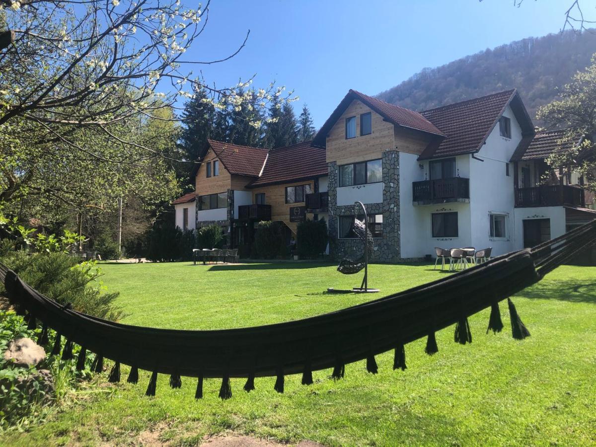 Garden Retreat (Adults Only) Hotel Törcsvár Kültér fotó